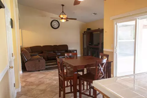 1436 Persimmon St, Lemoore, CA 93245 photo 11