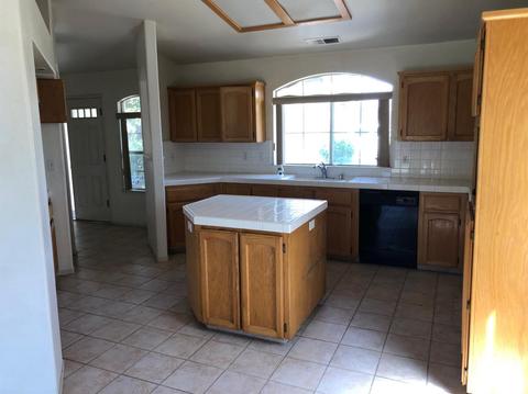 711 Claudia Dr, Lemoore, CA 93245 photo 5
