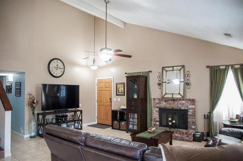 918 E Sunnyview Ave, Visalia, CA 93292 photo 4
