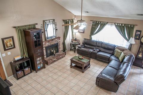 918 E Sunnyview Ave, Visalia, CA 93292 photo 5