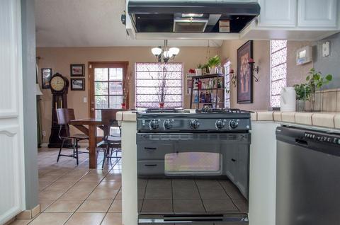 918 E Sunnyview Ave, Visalia, CA 93292 photo 12