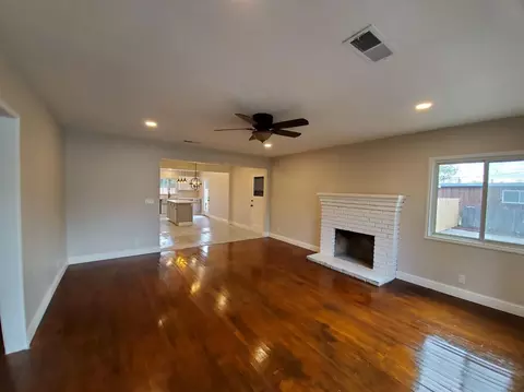 2933 E Duran Ave, Visalia, CA 93292 photo 6