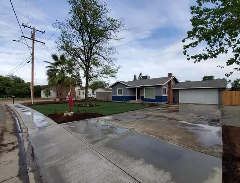 2933 E Duran Ave, Visalia, CA 93292 photo 3