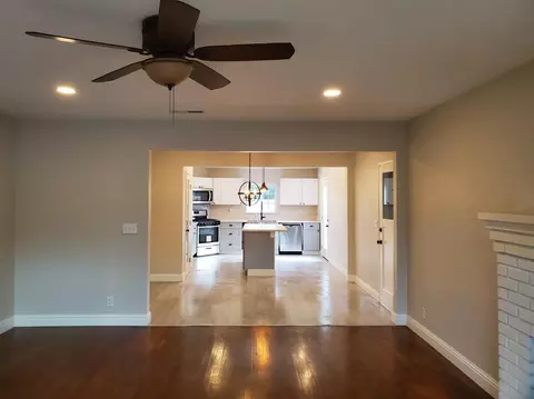 2933 E Duran Ave, Visalia, CA 93292 photo 9