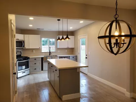 2933 E Duran Ave, Visalia, CA 93292 photo 12