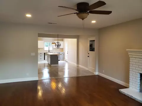 2933 E Duran Ave, Visalia, CA 93292 photo 8