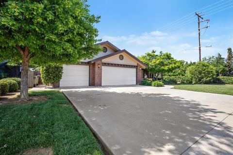 1707 E Howard Ct, Visalia, CA 93292 photo 3