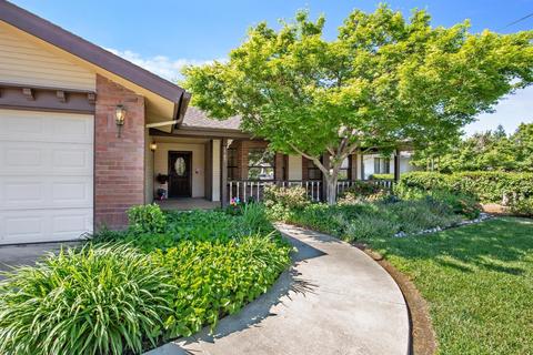 1707 E Howard Ct, Visalia, CA 93292 photo 4