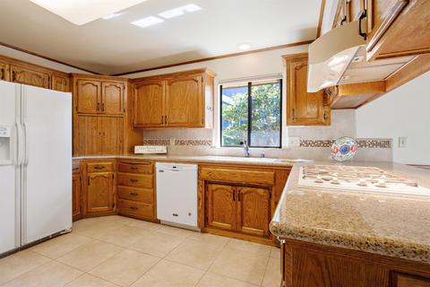 1707 E Howard Ct, Visalia, CA 93292 photo 14
