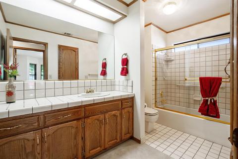 1707 E Howard Ct, Visalia, CA 93292 photo 26