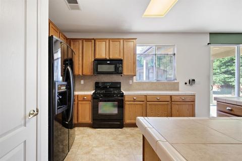 4131 E Cambridge Ave, Visalia, CA 93292 photo 14