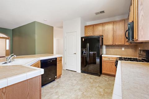 4131 E Cambridge Ave, Visalia, CA 93292 photo 15