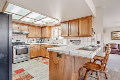 808 E Myrtle St, Hanford, CA 93230 photo 9