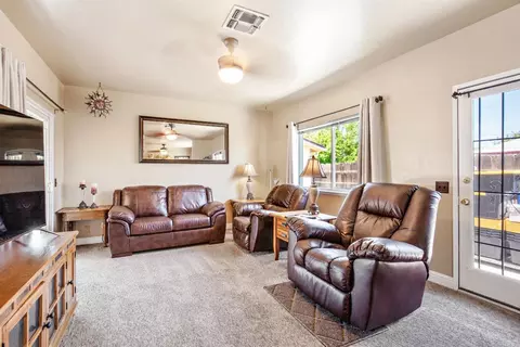 808 E Myrtle St, Hanford, CA 93230 photo 18