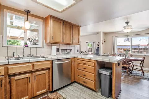 808 E Myrtle St, Hanford, CA 93230 photo 12