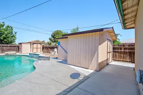 808 E Myrtle St, Hanford, CA 93230 photo 35