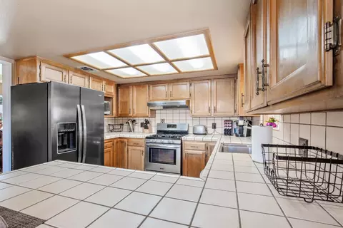 808 E Myrtle St, Hanford, CA 93230 photo 10
