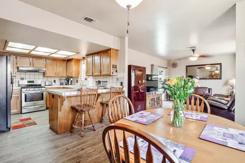 808 E Myrtle St, Hanford, CA 93230 photo 13