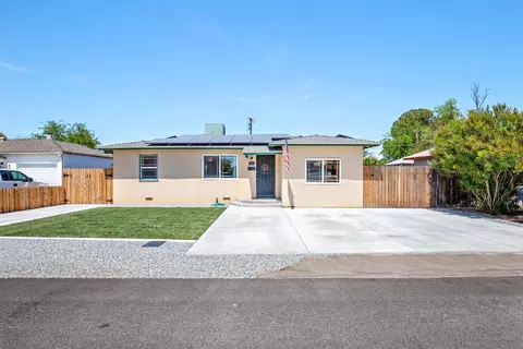 808 E Myrtle St, Hanford, CA 93230 photo 1