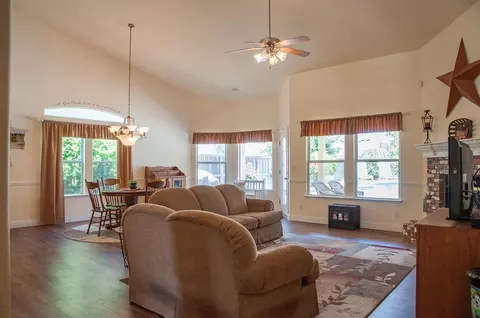 5000 W Modoc Ave, Visalia, CA 93291 photo 9