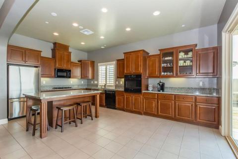 833 E Aretha Ave, Fowler, CA 93625 photo 8