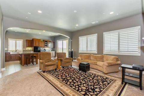 833 E Aretha Ave, Fowler, CA 93625 photo 5