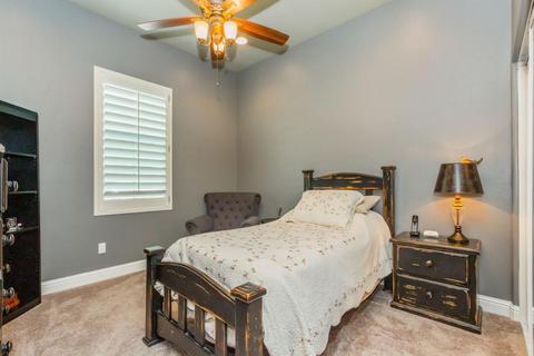 833 E Aretha Ave, Fowler, CA 93625 photo 17