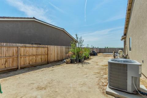 833 E Aretha Ave, Fowler, CA 93625 photo 27