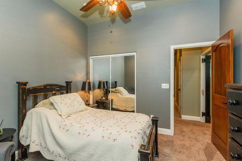 833 E Aretha Ave, Fowler, CA 93625 photo 18