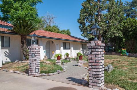 1379 E Boyer Dr, Tulare, CA 93274 photo 4
