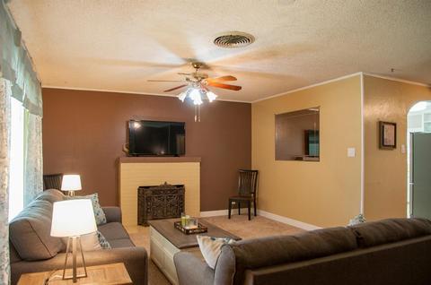 1357 Pine St, Selma, CA 93662 photo 7