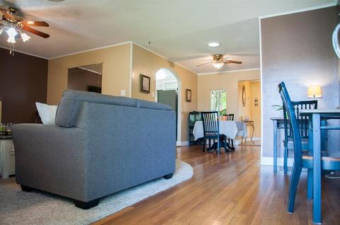 1357 Pine St, Selma, CA 93662 photo 4