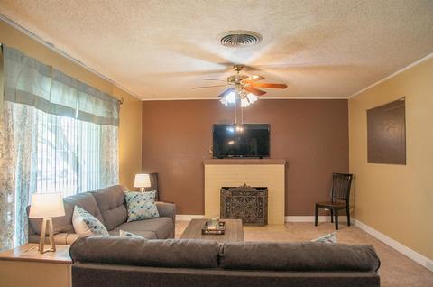 1357 Pine St, Selma, CA 93662 photo 5