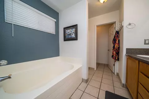 1427 Chimney Way, Lemoore, CA 93245 photo 19
