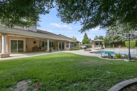 1504 S Exeter Ct, Visalia, CA 93292 photo 43