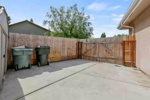 1504 S Exeter Ct, Visalia, CA 93292 photo 56