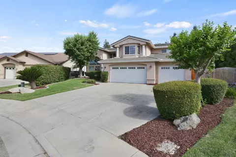 1504 S Exeter Ct, Visalia, CA 93292 photo 2