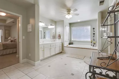 1504 S Exeter Ct, Visalia, CA 93292 photo 34