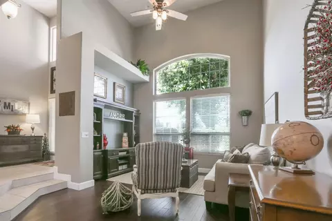 1504 S Exeter Ct, Visalia, CA 93292 photo 15
