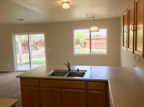 3702 E Vista Dr, Visalia, CA 93292 photo 6