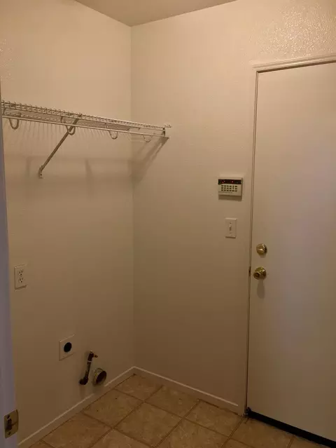 3702 E Vista Dr, Visalia, CA 93292 photo 9