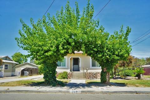 218 E Malone St, Hanford, CA 93230 photo 2