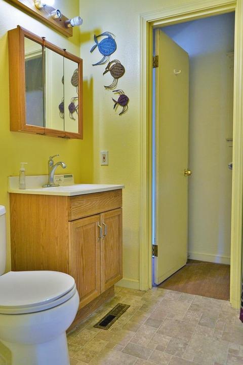218 E Malone St, Hanford, CA 93230 photo 24