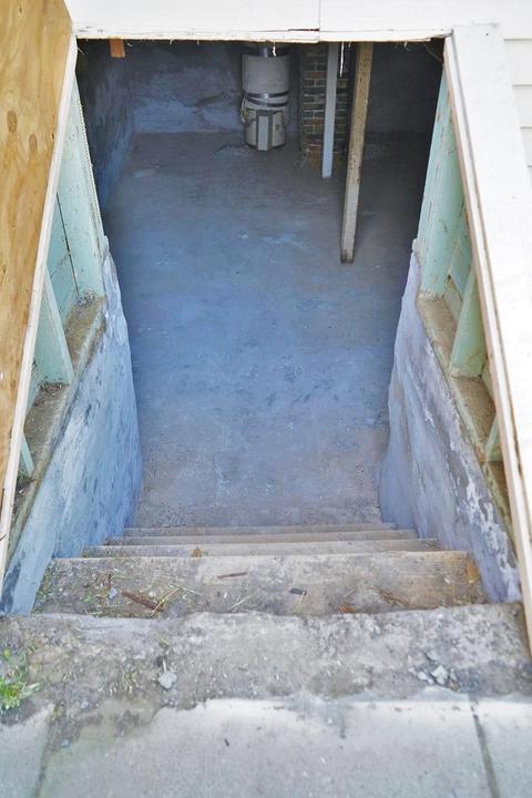 218 E Malone St, Hanford, CA 93230 photo 36