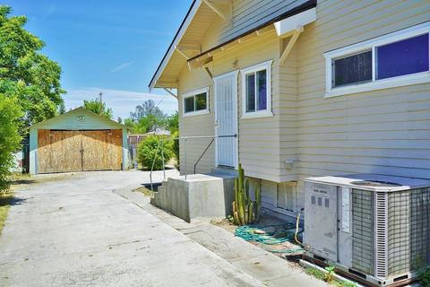 218 E Malone St, Hanford, CA 93230 photo 6