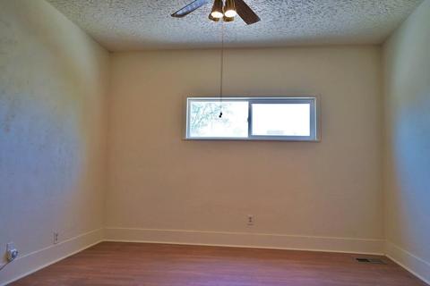 218 E Malone St, Hanford, CA 93230 photo 22