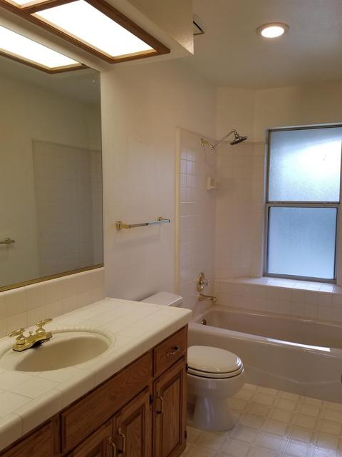 328 E Oak View Ave, Visalia, CA 93277 photo 16