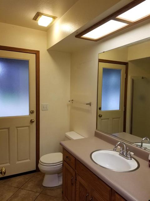 328 E Oak View Ave, Visalia, CA 93277 photo 18