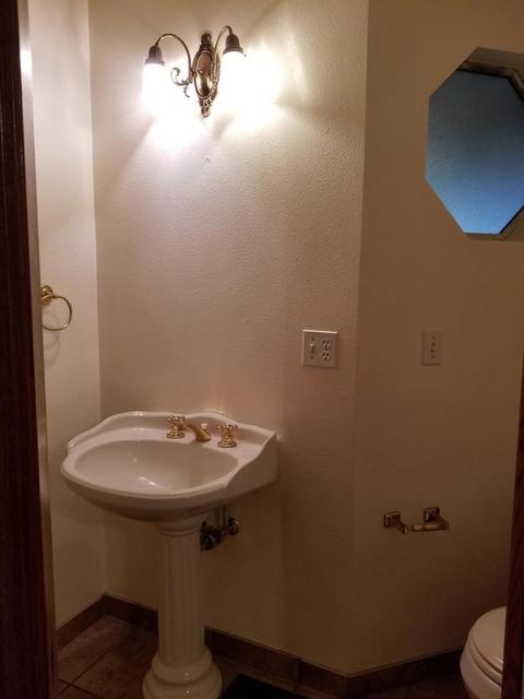328 E Oak View Ave, Visalia, CA 93277 photo 10