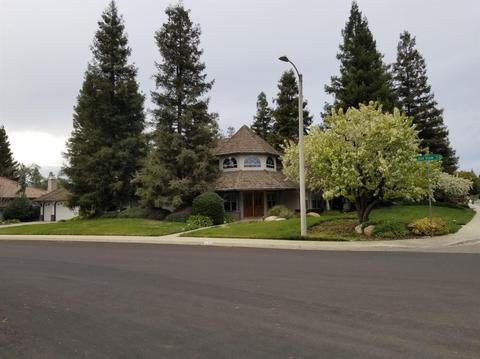 328 E Oak View Ave, Visalia, CA 93277 photo 1